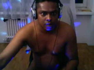 lillpluto live webcam thumbnail