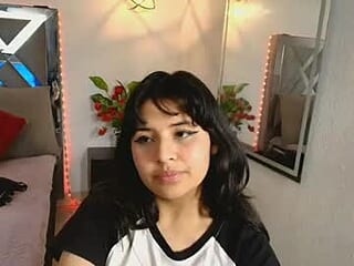 lilly_foxxy live webcam thumbnail
