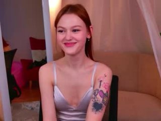 lily_mio live webcam thumbnail