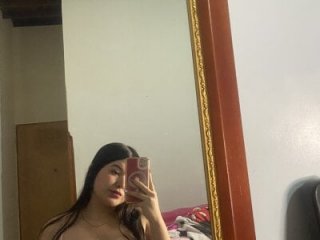 lily_rose26 live webcam thumbnail