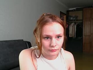 lily_timid live webcam thumbnail