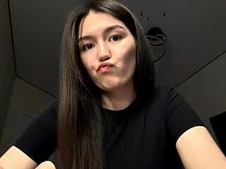 lilysollar live webcam thumbnail