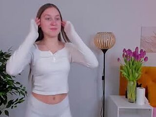 lina_massey live webcam thumbnail