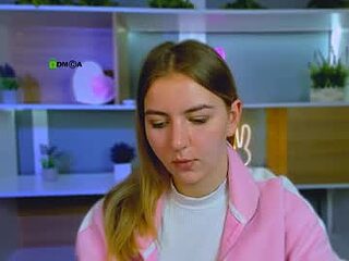 lina_moone live webcam thumbnail