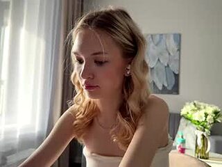 linneabercier live webcam thumbnail