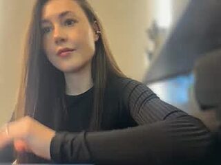 lisandriaaa live webcam thumbnail