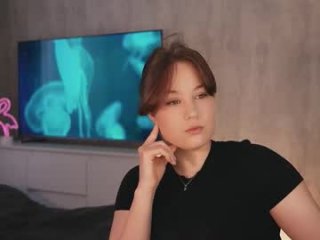 lissalarsson_ live webcam thumbnail