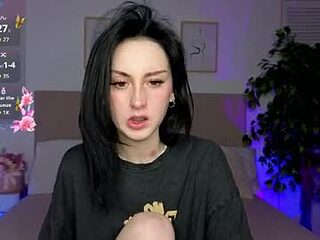 little1_molly live webcam thumbnail