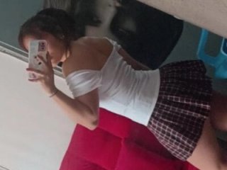 littlec4ke live webcam thumbnail