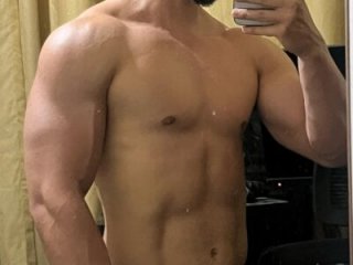 littlefitnessrj live webcam thumbnail