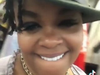 littyleesh1 live webcam thumbnail