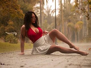 liz_martins1 live webcam thumbnail