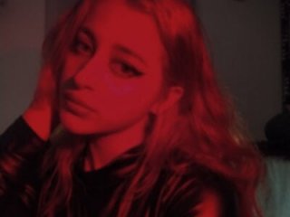 lizzy-c-e-e live webcam thumbnail
