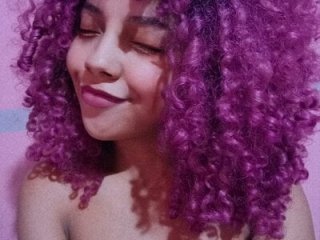Lola-Pretty live webcam thumbnail
