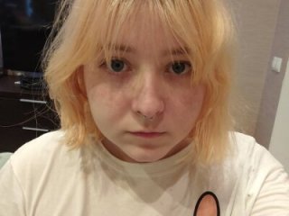 LolaWEI live webcam thumbnail