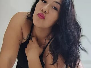 Lola_fire69 live webcam thumbnail
