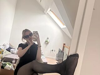 Lolabunnyblondie live webcam thumbnail