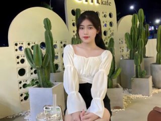 Lona_Thien live webcam thumbnail