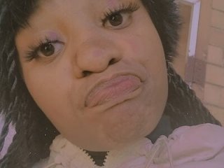 LonelyQueenxx25 live webcam thumbnail