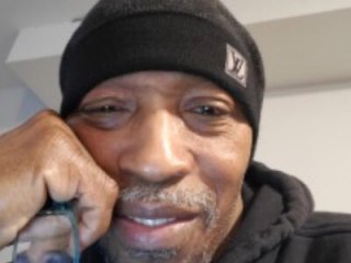 Lonelynudist59 live webcam thumbnail
