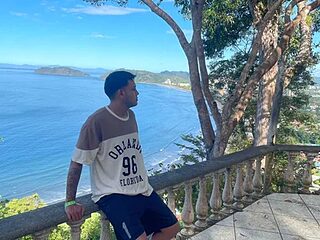 Longerdick27 live webcam thumbnail