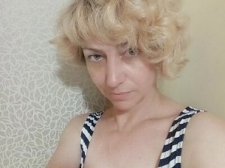 Lorie_Carrie live webcam thumbnail