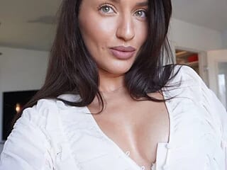 Lorynaa live webcam thumbnail
