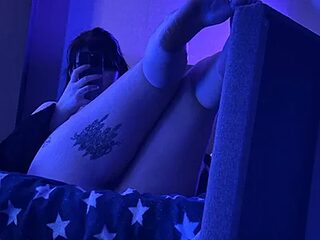 LoveIy_Barbie live webcam thumbnail