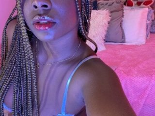LoveQueen2 live webcam thumbnail