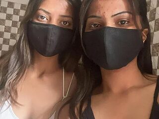 Lovely--girl live webcam thumbnail