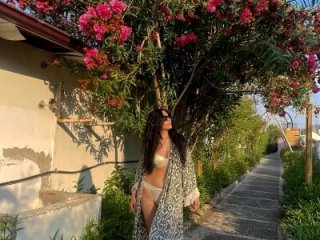 LovelyBeatrice live webcam thumbnail