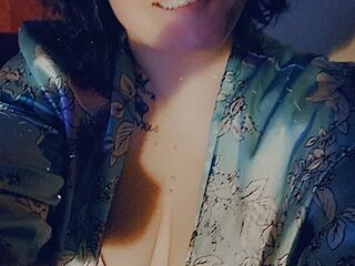 LovelyLavain live webcam thumbnail