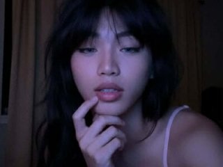LovelyX0X0 live webcam thumbnail
