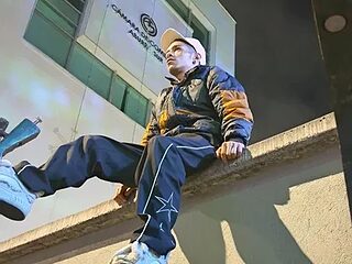 logan-wollf live webcam thumbnail