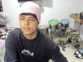 logan_baker_ live webcam thumbnail
