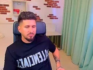 loganstroud live webcam thumbnail