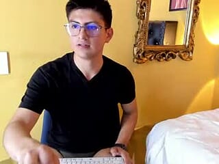 loganxxx4 live webcam thumbnail