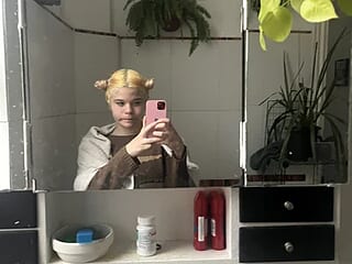 lolitacoreee live webcam thumbnail