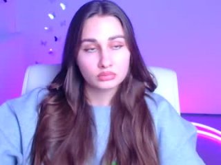 lora_kisses live webcam thumbnail