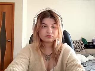lorrainepurkiss live webcam thumbnail