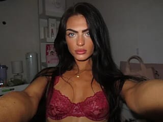 lottieraexx live webcam thumbnail