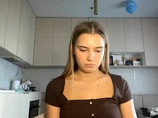 louannkorth live webcam thumbnail