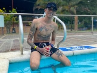 louchart_boys live webcam thumbnail