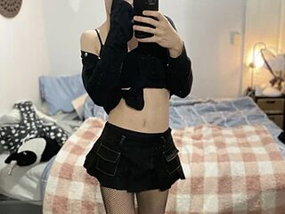 loulou_kanji live webcam thumbnail