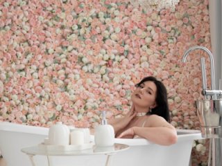 love_me__tonight_ live webcam thumbnail