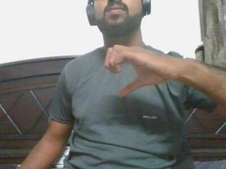 lovelyakash69 live webcam thumbnail