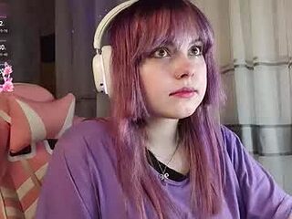 lovelykristii live webcam thumbnail