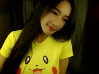 lovelypetite143 live webcam thumbnail