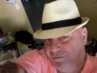 lovetatts64 live webcam thumbnail