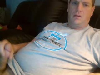 lovetocum37 live webcam thumbnail